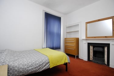 2 bed flat, Kingsley Road, North Hill, Plymouth, PL46QW - Image 4